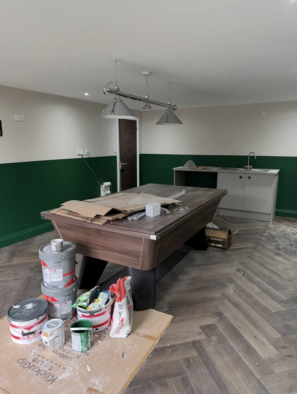 Large room painted in a modern way